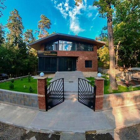 Hotel Evergreen Borjomi Bagian luar foto