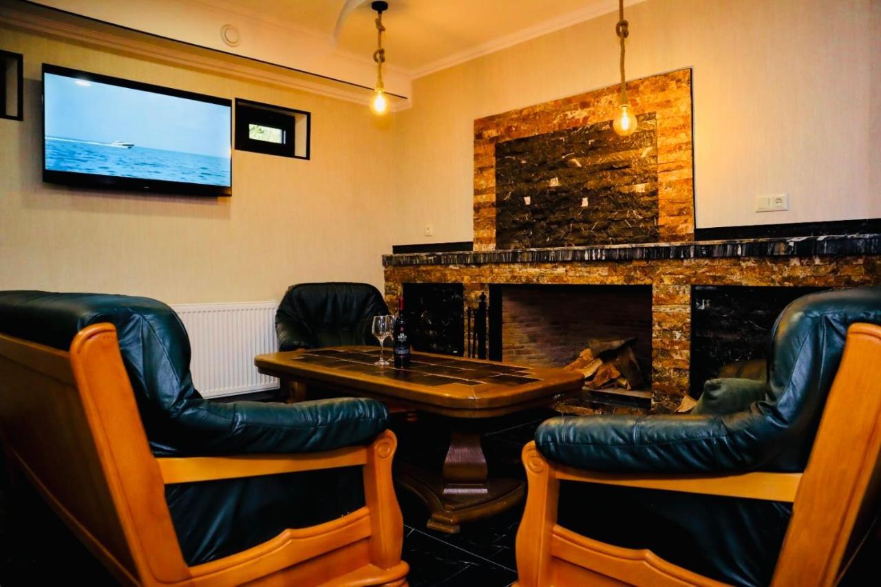 Hotel Evergreen Borjomi Bagian luar foto