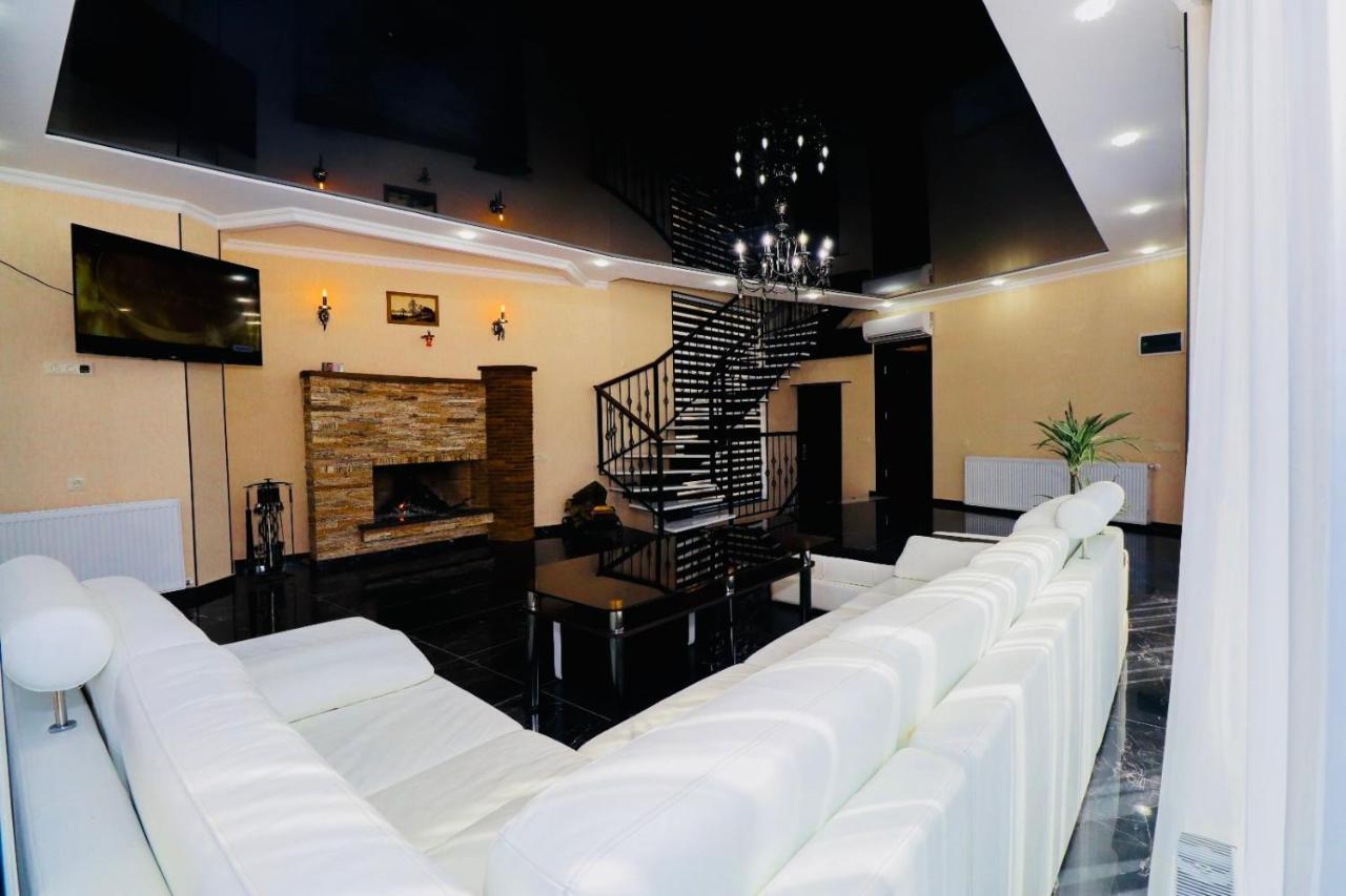 Hotel Evergreen Borjomi Bagian luar foto