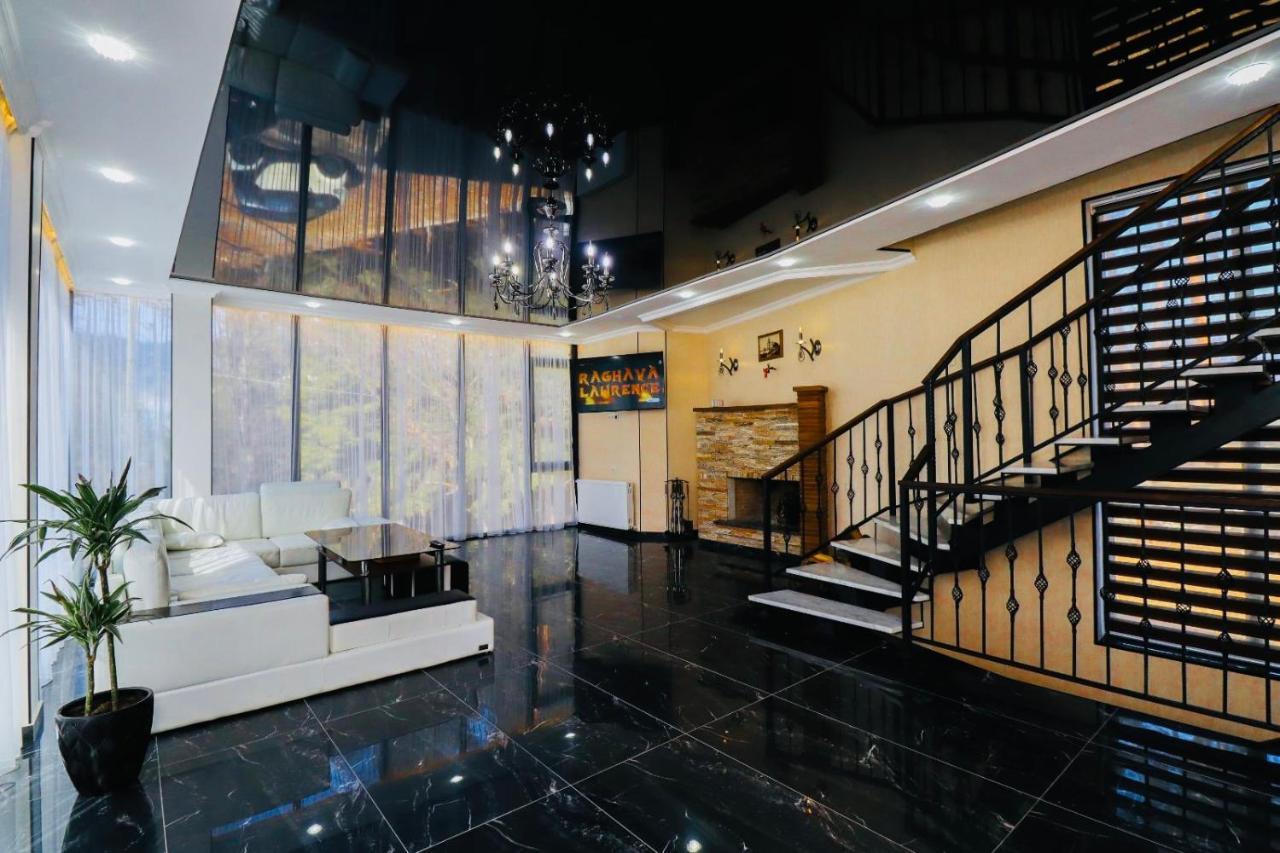 Hotel Evergreen Borjomi Bagian luar foto