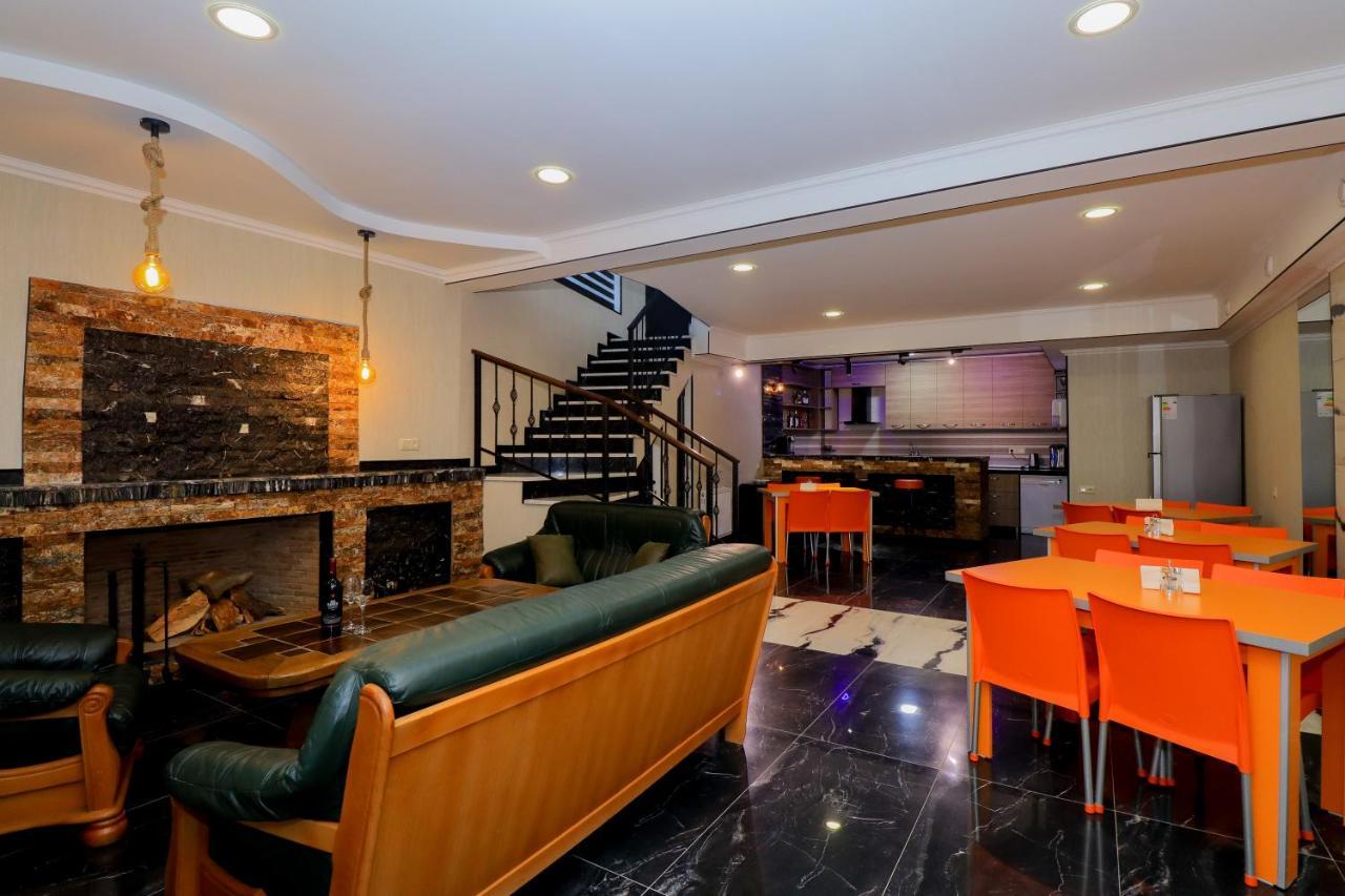 Hotel Evergreen Borjomi Bagian luar foto