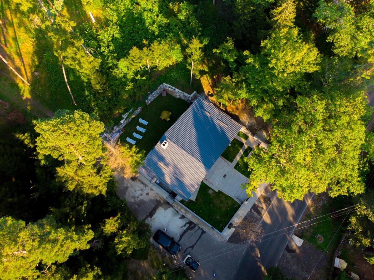 Hotel Evergreen Borjomi Bagian luar foto