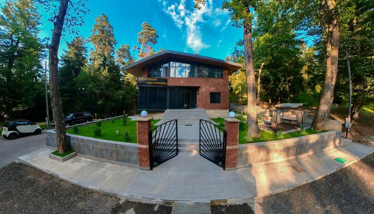 Hotel Evergreen Borjomi Bagian luar foto