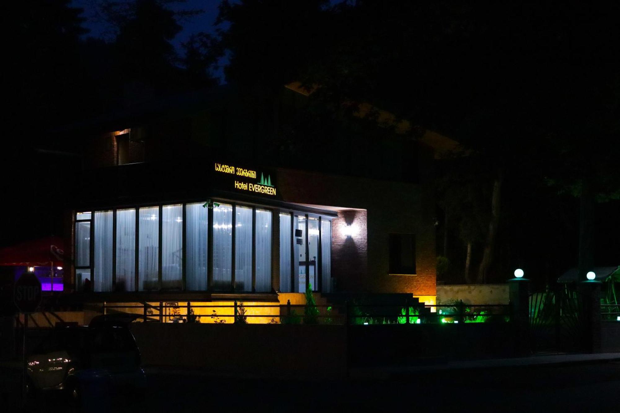 Hotel Evergreen Borjomi Bagian luar foto