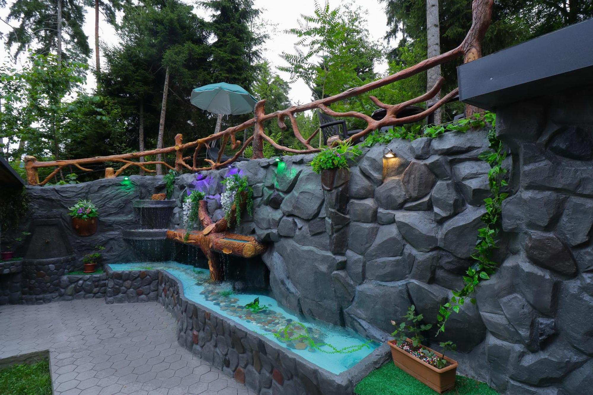 Hotel Evergreen Borjomi Bagian luar foto