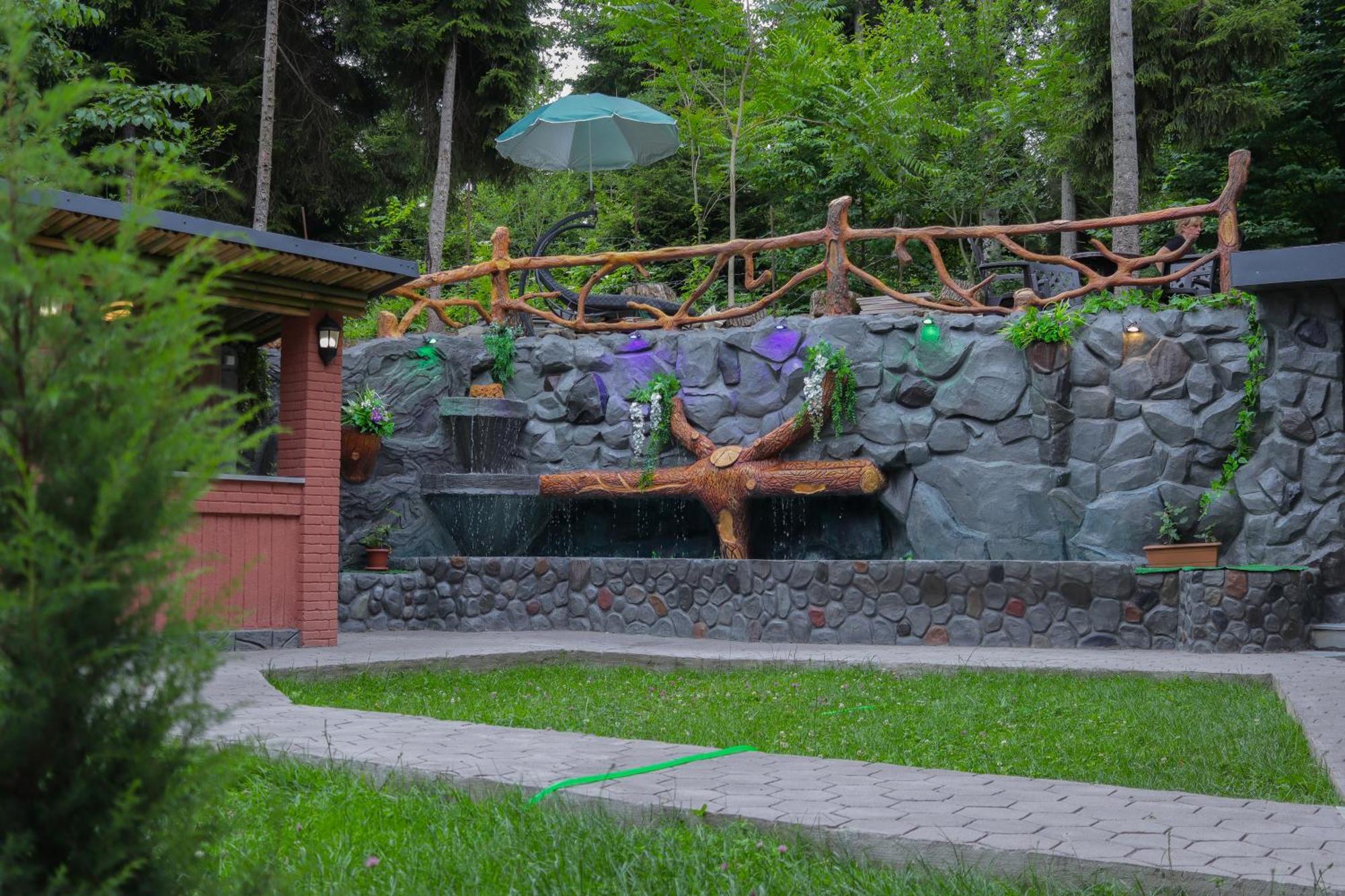 Hotel Evergreen Borjomi Bagian luar foto