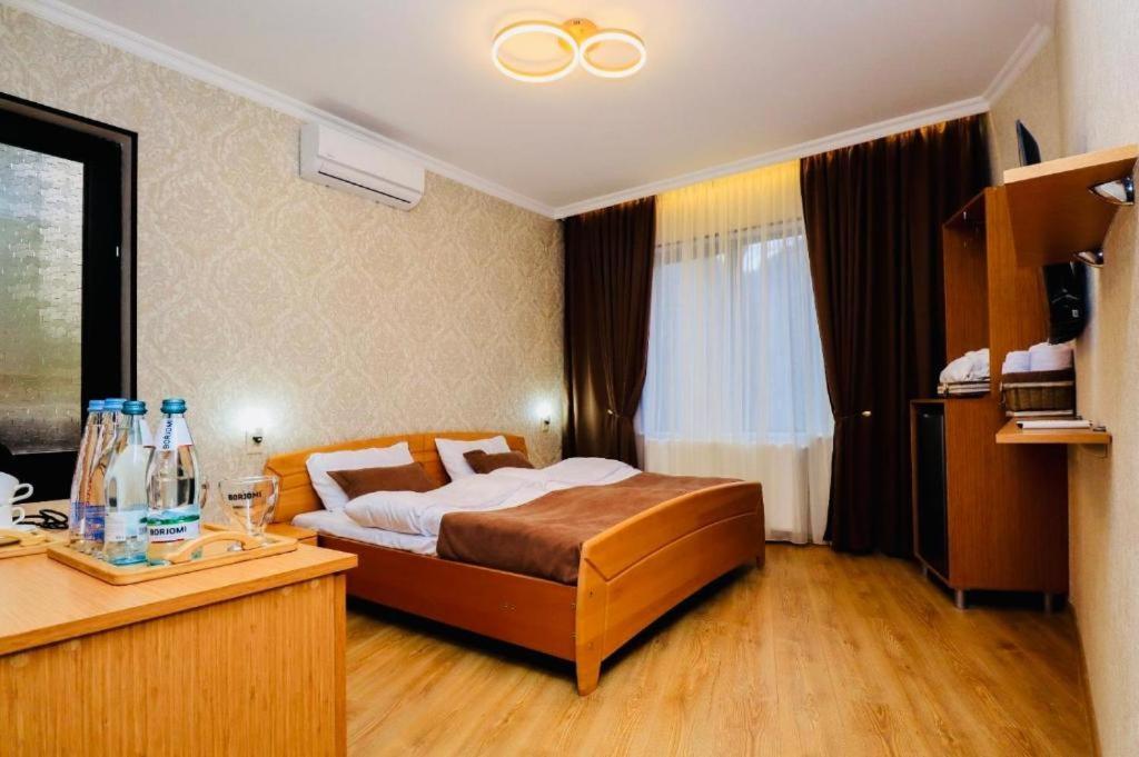 Hotel Evergreen Borjomi Bagian luar foto